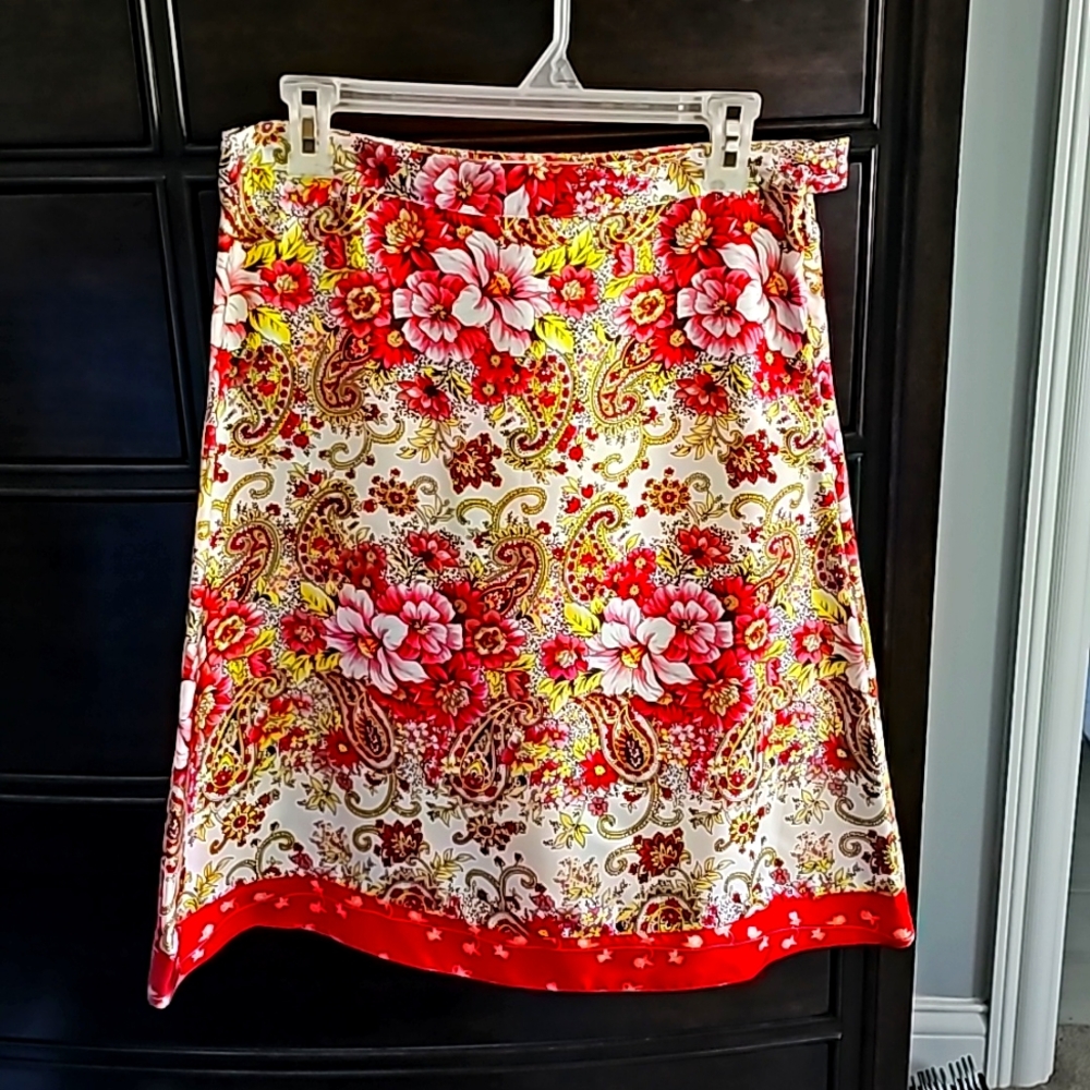 100% Silk Skirt, Size 4, NWT